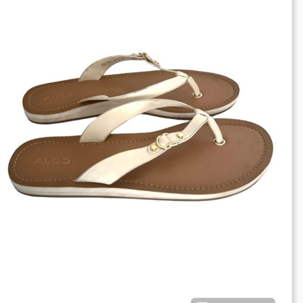 ALDO Woman’s White V Strap Sandals size 8.5